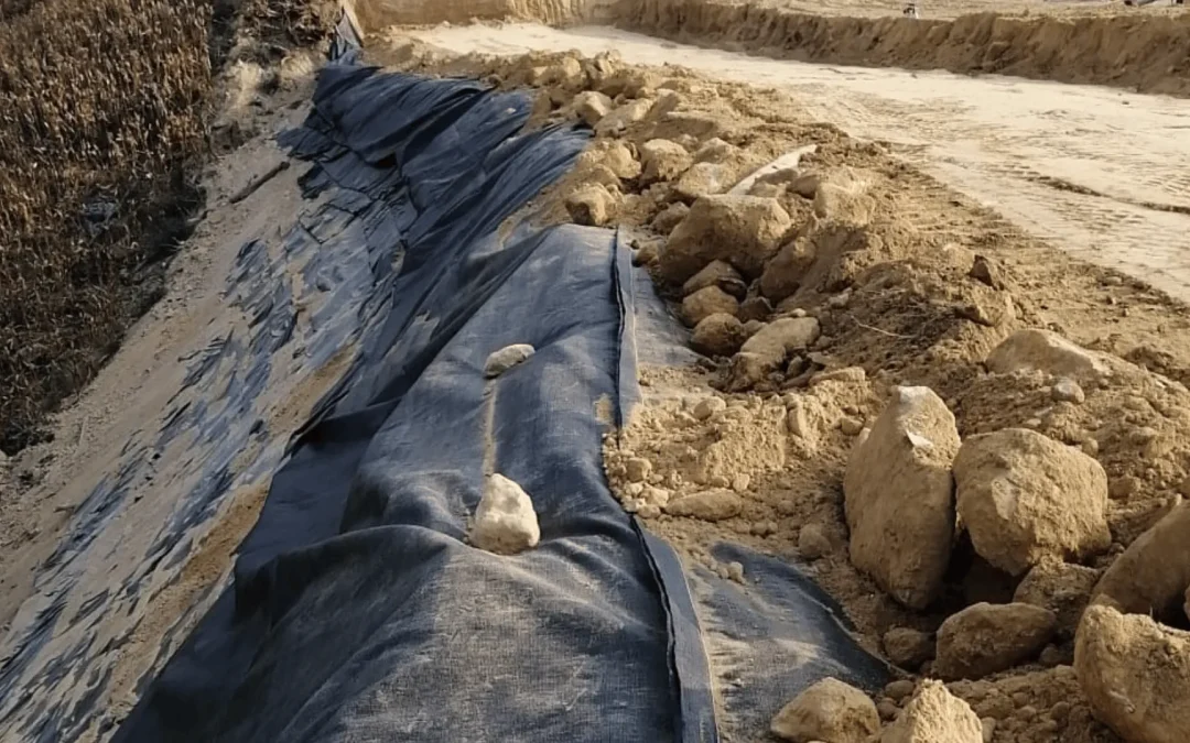 Woven Geotextile and Nonwoven Geotextile: Differences & Uses